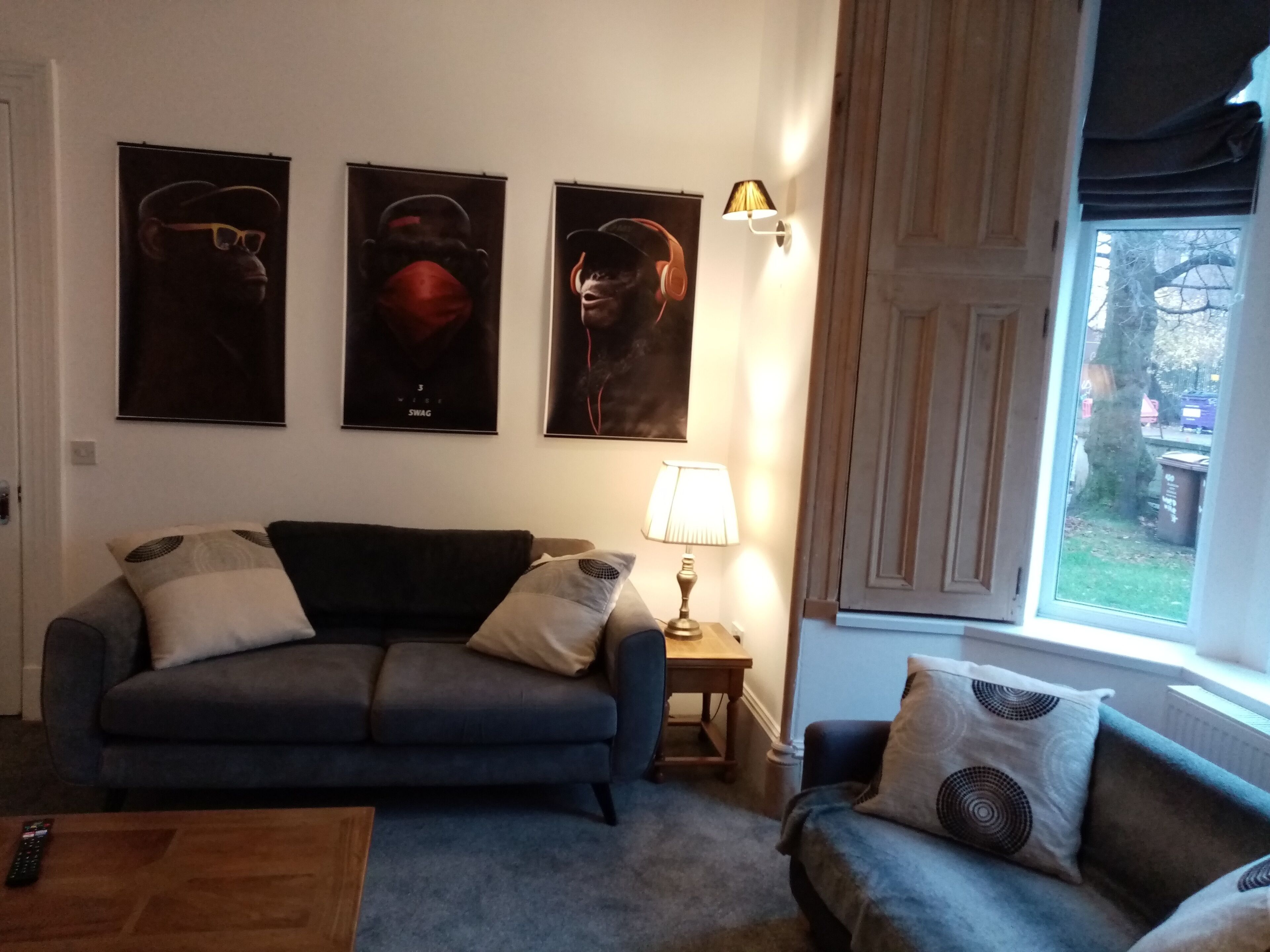 Beautiful Large 1 kingsized bed fully furnished apartment.