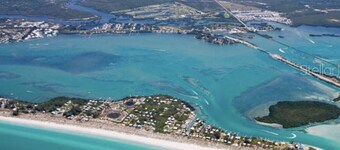 Beach Front/Canal Front 3bd 3ba