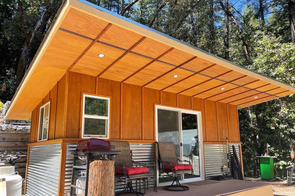 Quiet Retreat Nestled in the Redwood Forests