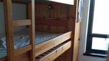 2 bedrooms