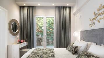 Standard Suite | 1 bedroom, in-room safe, individually decorated, individually furnished