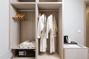 ห้องแฟมิลี่ | ตู้นิรภัยในห้องพัก, ห้องพักตกแต่งอย่างมีเอกลักษณ์, ตกแต่งพิเศษโดยเฉพาะ