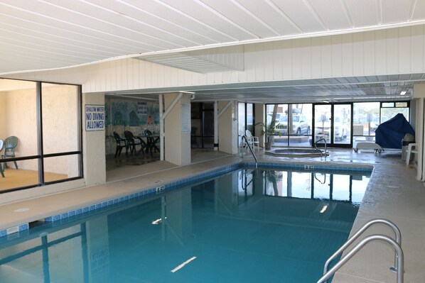 Sisäuima-allas, lämmitetty uima-allas