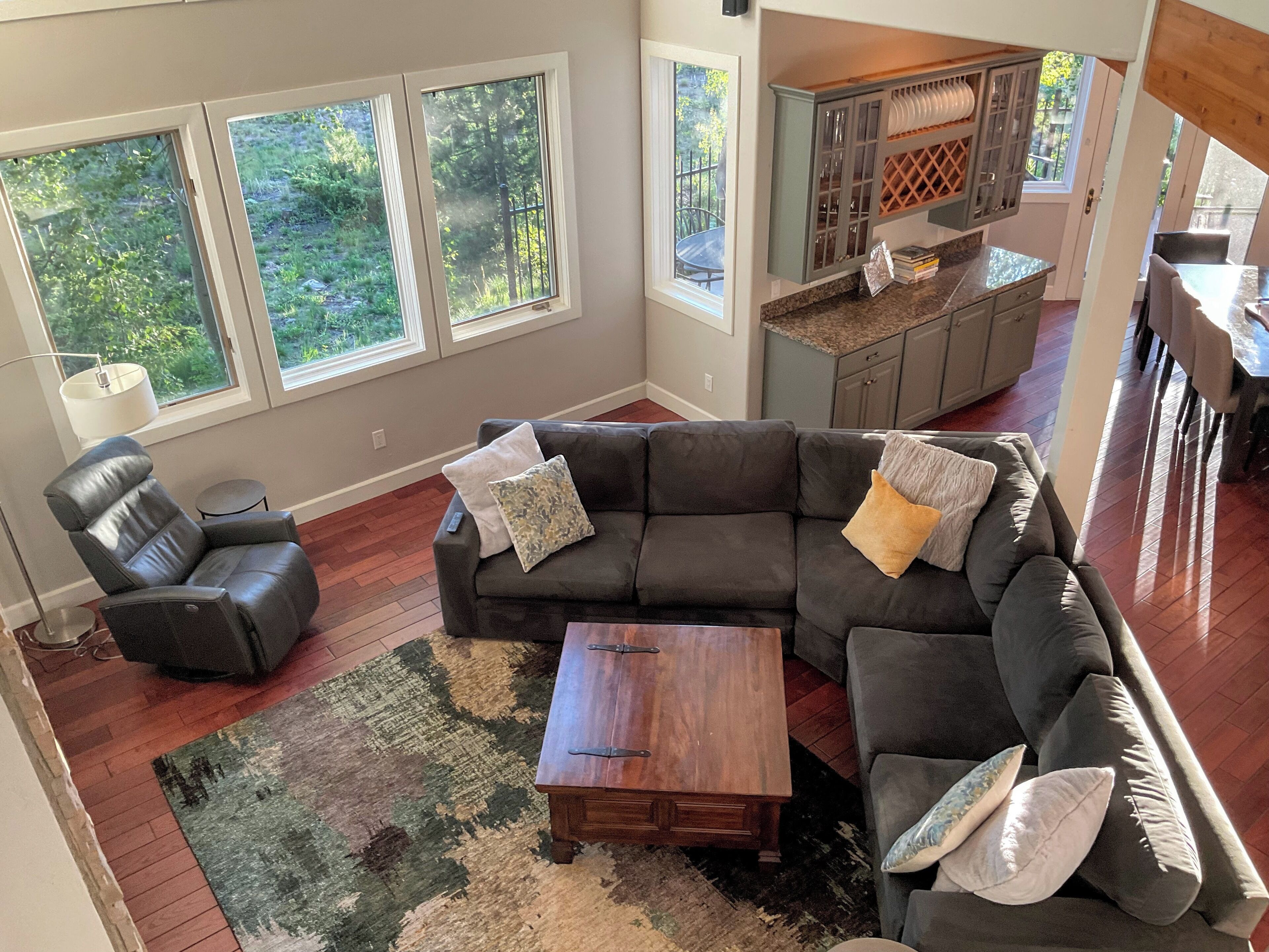 Centrally Located Roomy Updated Frisco Home, Easy to Slopes + All of Summit!