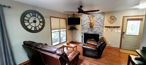 TV, fireplace, stereo