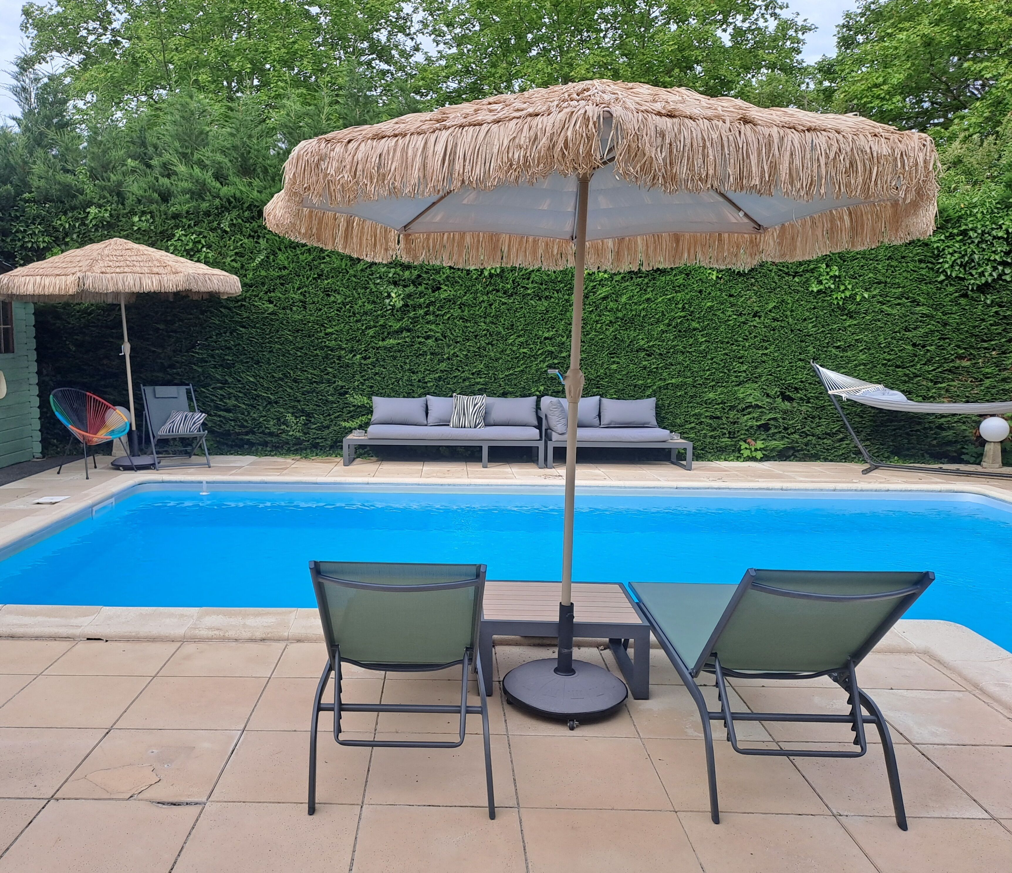 Maison avec piscine  ( chauffée)jardin et spa( gonfable).