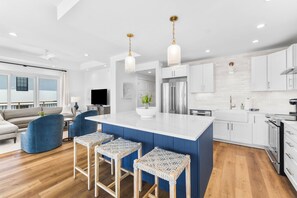 Fridge, microwave, oven, stovetop - Mer Sea Gulf Front 3 Bed/3 Bath Corner Penthouse Condo between Rosemary and Alys (Seacrest Beach)