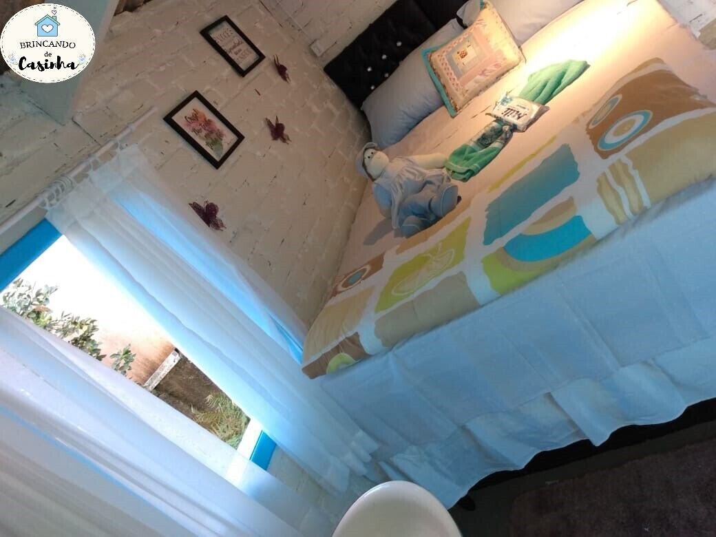 Casinha no Jardim, Quarto e Cozinha Completa- Área Central