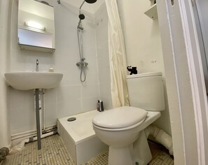 Bathroom - Cosy Studio in Latin Quarter (Paris)