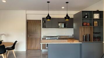Fridge, microwave, oven, stovetop