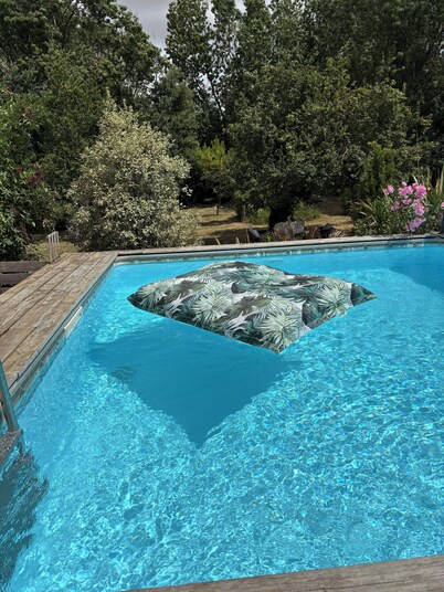 Les Frênes Bleus, Belle charentaise, calm and greenery between île de ré and La VV