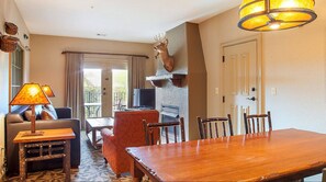 Fireplace - Beautiful 1 bdrm Wilderness Club @ Big Cedar on Table Rock Lake (Ridgedale)