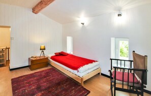4 dormitoris, un bressol de viatge i wifi gratuïta