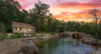 REFLECTIONS COTTAGE - Private Hot Tub and Fire Pit