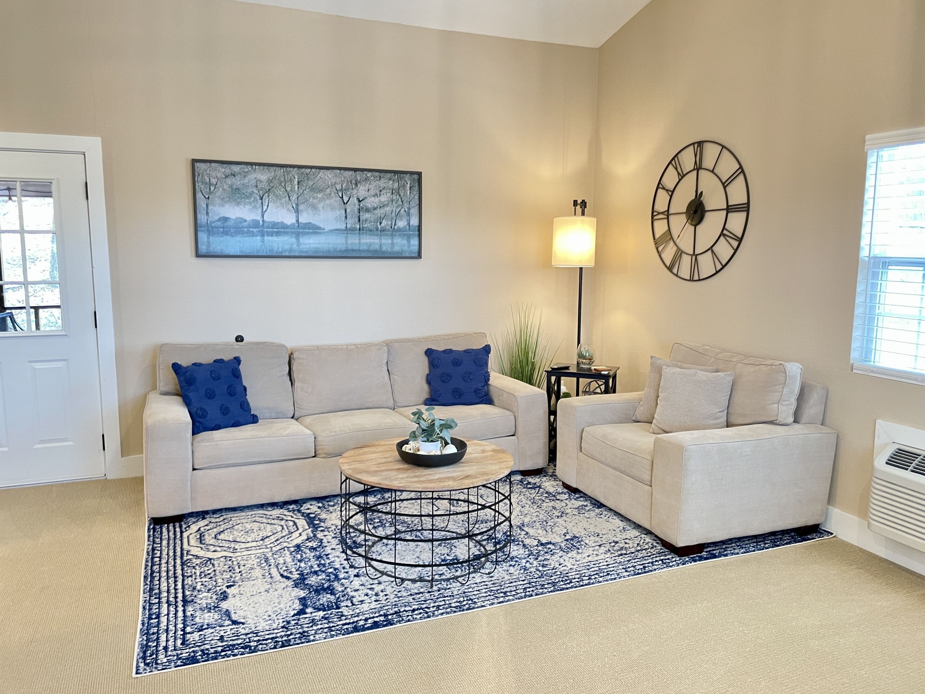 Private Hot Tub and Fire Pit - REFLECTIONS COTTAGE