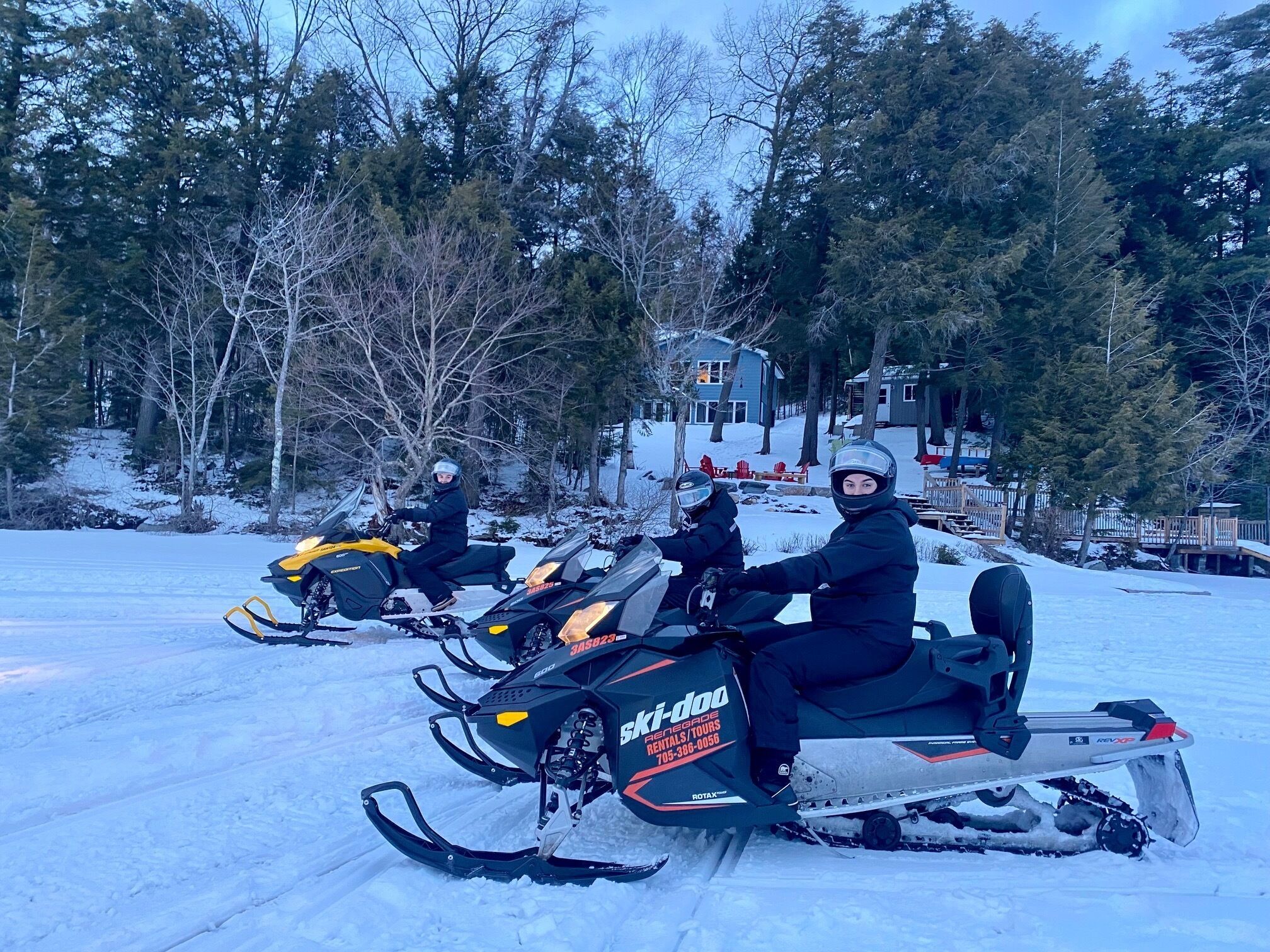 Private Lakefront Cottage on Deer Lake
