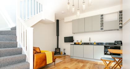 Harrogate Center-Modern stylish two bedroom house