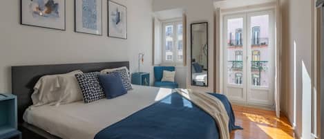 2 bedrooms, iron/ironing board, Internet, bed sheets