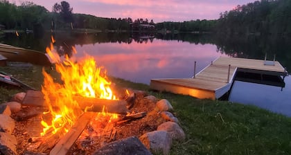 Spacious Bancroft Cottage- Private Lakefront / Sauna / In Town