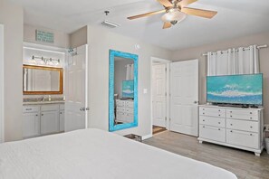 1 bedroom, iron/ironing board, free WiFi, bed sheets - Gulf Place Condo-Steps to beach-Seasonal Pool Heat (Santa Rosa Beach)