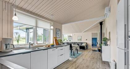 5 bedroom amazing home in Sydals