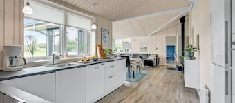 5 bedroom amazing home in Sydals