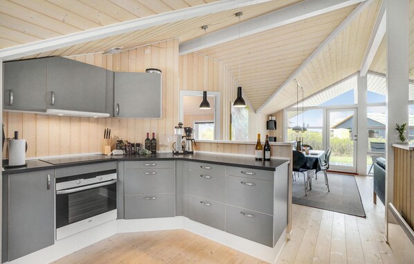 Refrigerador, horno, parrilla de estufa y lavavajillas 