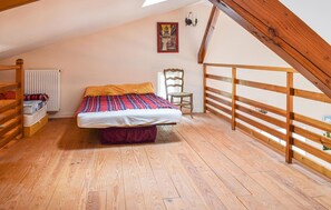 3 bedrooms, free WiFi, bed sheets