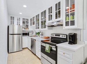 Condo (Los Felices M104) | Private kitchen | Fridge, microwave, dishwasher, coffee/tea maker