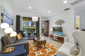 Condo (Los Felices M104) | Living room