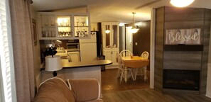 Interior - Rural getaway..5 minutes to the beach (Hampstead)