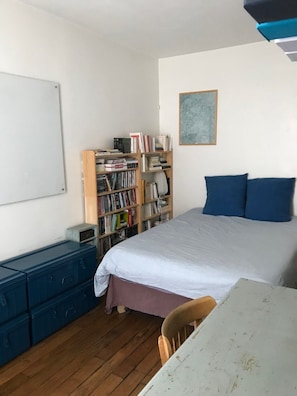2 dormitorios, escritorio, tabla de planchar con plancha y wifi gratis