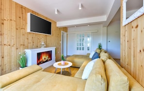 Smart TV, foosball, table tennis