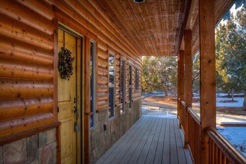 Zion Summit. Luxury 7 Bedroom Home. Hike into Zion National Park