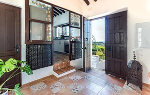 Interior - Awesome home in Frigiliana with WiFi (Frigiliana)