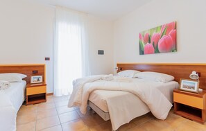 1 habitación y ropa de cama 