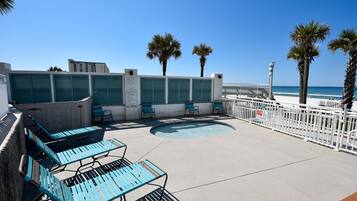 2 outdoor pools, sun loungers