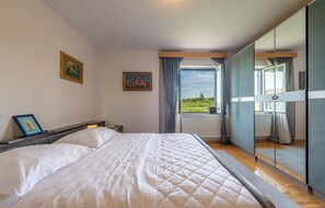 3 bedrooms, free WiFi, bed sheets - Amazing home in Zadar (Zadar)