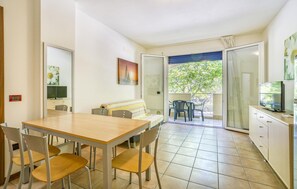 TV - Nice apartment in Caorle Lido Altanea with swimming pool (Caorle Lido Altanea)