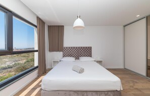5 bedrooms, travel cot, free WiFi, bed sheets