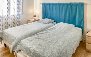 4 bedrooms, travel cot, free WiFi, bed sheets