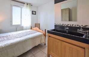 4 Schlafzimmer, Reisekinderbett, kostenloses WLAN, Bettwäsche
