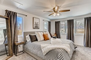 4 bedrooms, iron/ironing board, free WiFi, bed sheets