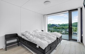 3 bedrooms, travel crib, free WiFi