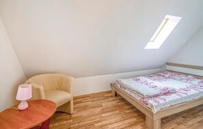 2 bedrooms, bed sheets