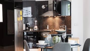 Fridge, microwave, oven, coffee/tea maker