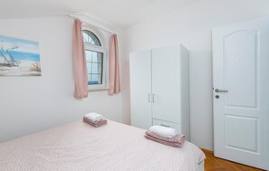 2 bedrooms, free WiFi, bed sheets