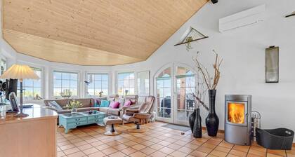 Awesome home in Lemvig with kitchen