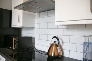 Apartment, Multiple Beds | Private kitchen | Fridge, microwave, oven, stovetop - Fortunae Boutique Apartment BY Fang (Sunderland)