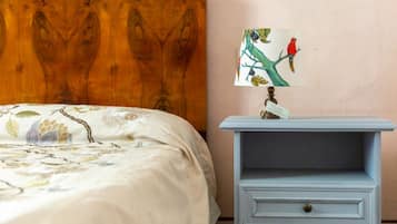 4 Schlafzimmer, Schreibtisch, Bügeleisen/Bügelbrett, WLAN
